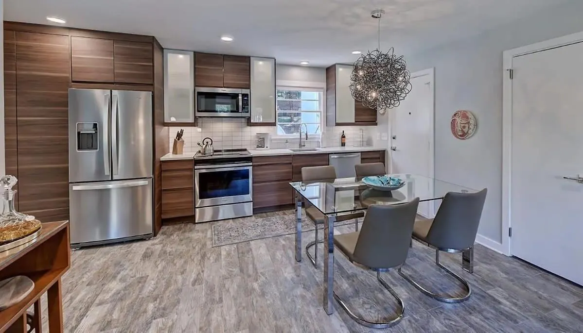 Spacious Conveniently Located 1Br In Myers Park Charlotte 0*,  United States